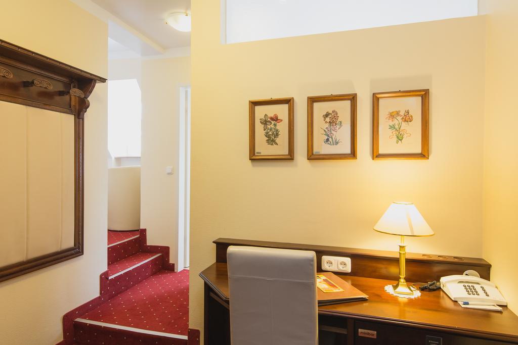 Klassik Hotel Am Tor Weiden in der Oberpfalz Exterior foto
